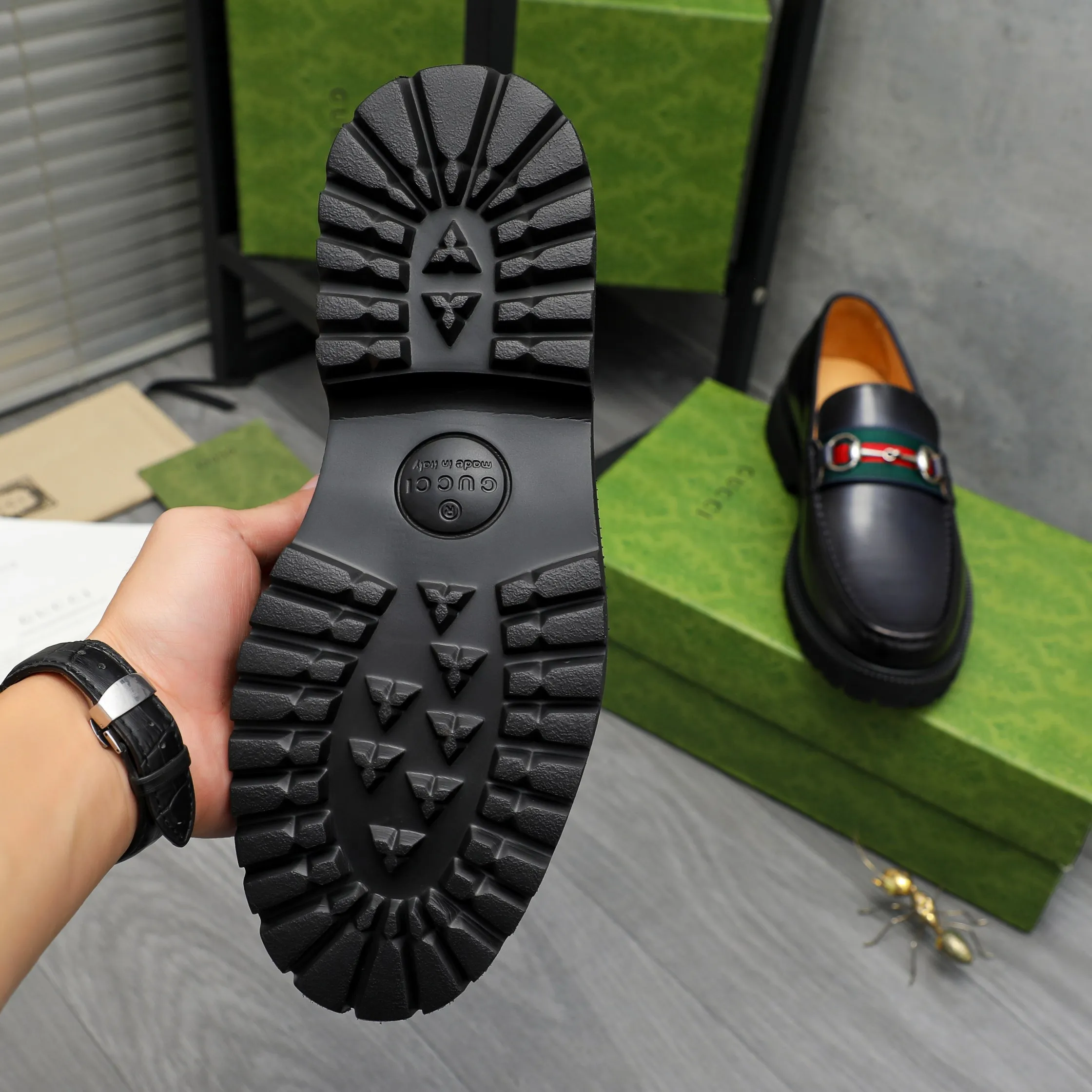 Men's shoes 💰p560 Product trademark: GUCCI "Gucci" business slip-on leather shoes Regular size: 38-46 (38.45.46 custom-made, non-returnable) Product materials: Selected pearlescent cowhide upper, cowhide lining, non-slip rubber outsole